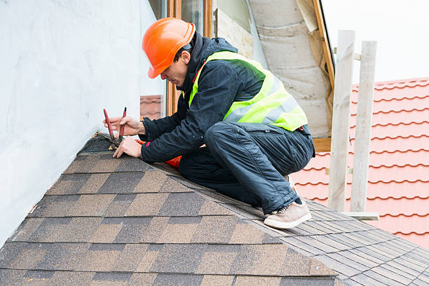 Best Roof Gutter Cleaning  in Summit, WA